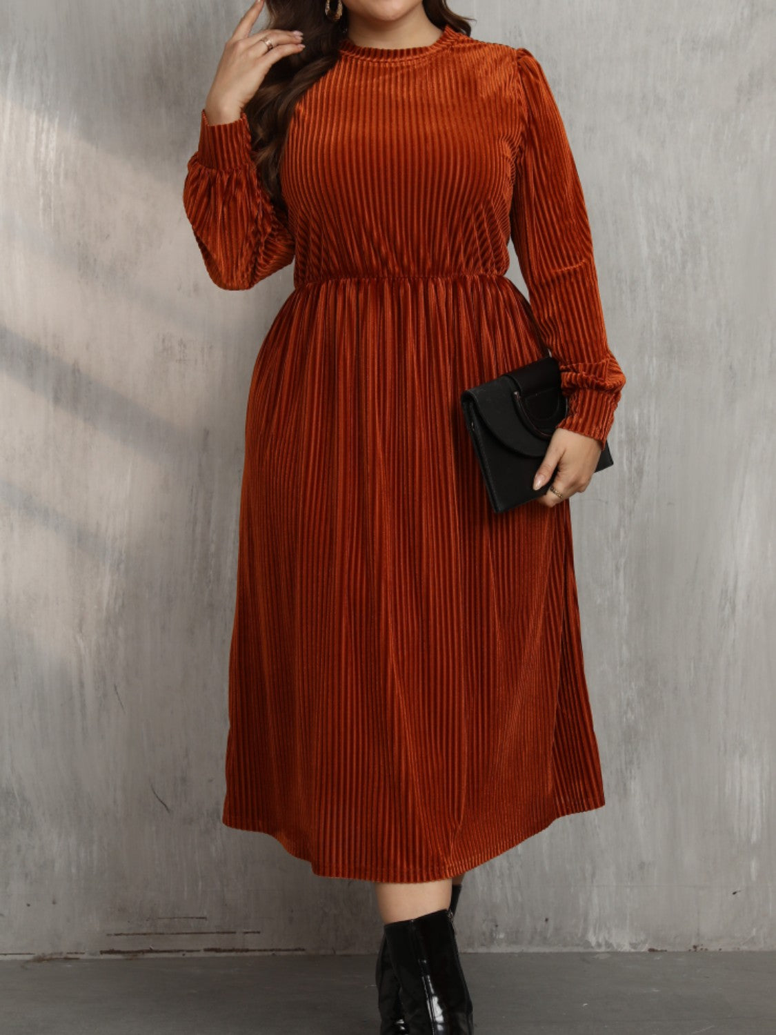 Koisoon Plus Size Round Neck Long Sleeve Midi Dress