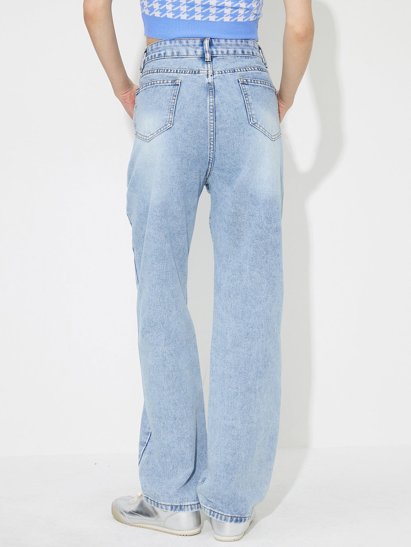 Koisoon Flower High Rise Straight Leg Jeans with Pockets