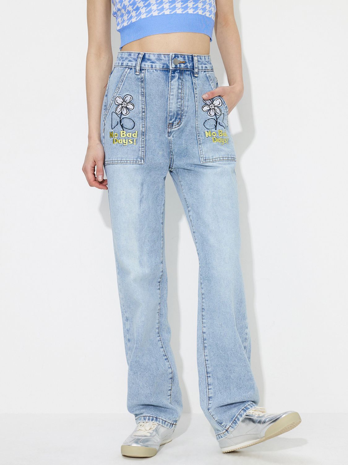 Koisoon Flower High Rise Straight Leg Jeans with Pockets