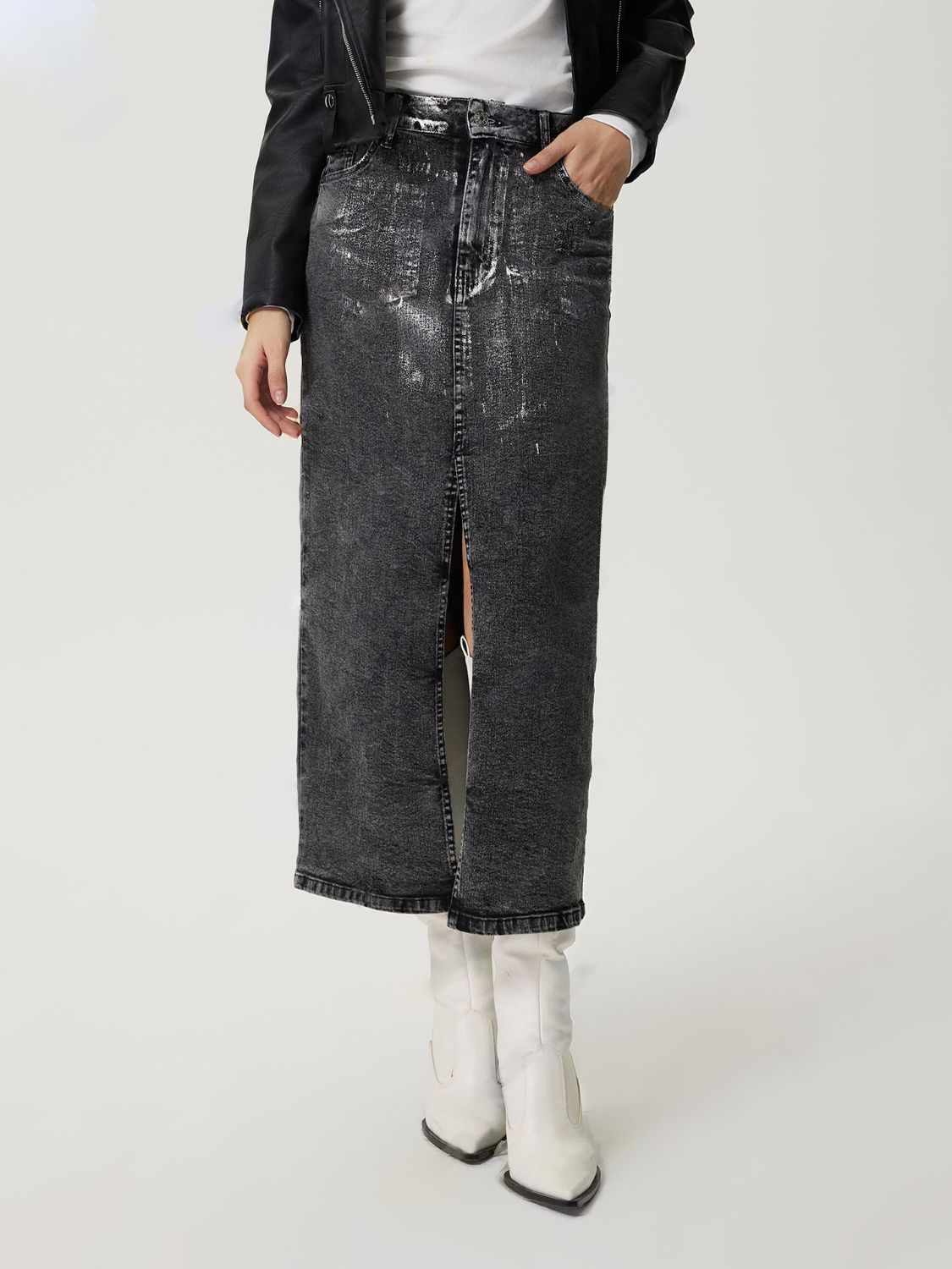 Koisoon it Midi Denim Skirt with Pockets