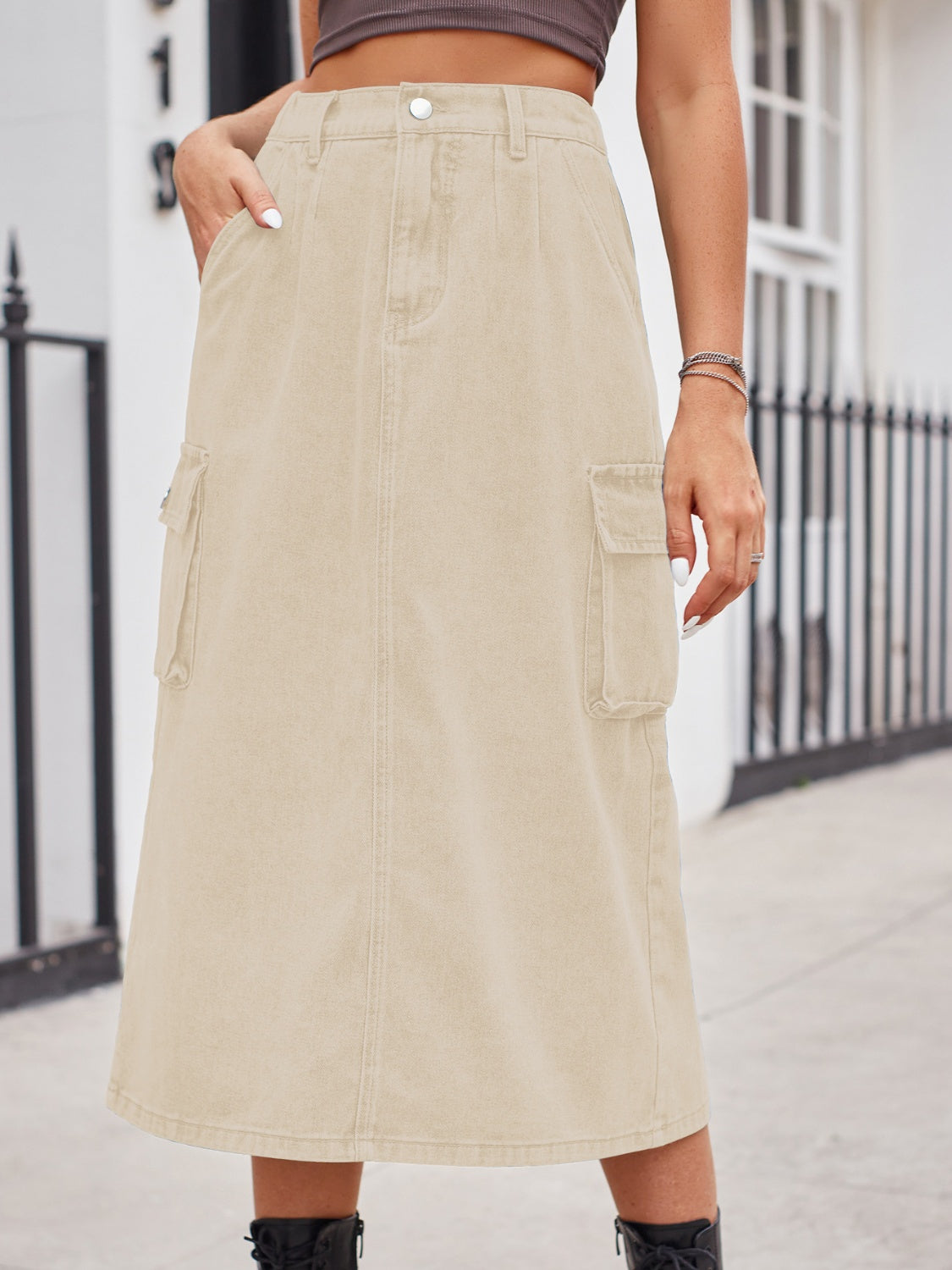 Koisoon Slit Buttoned Denim Skirt with Pockets