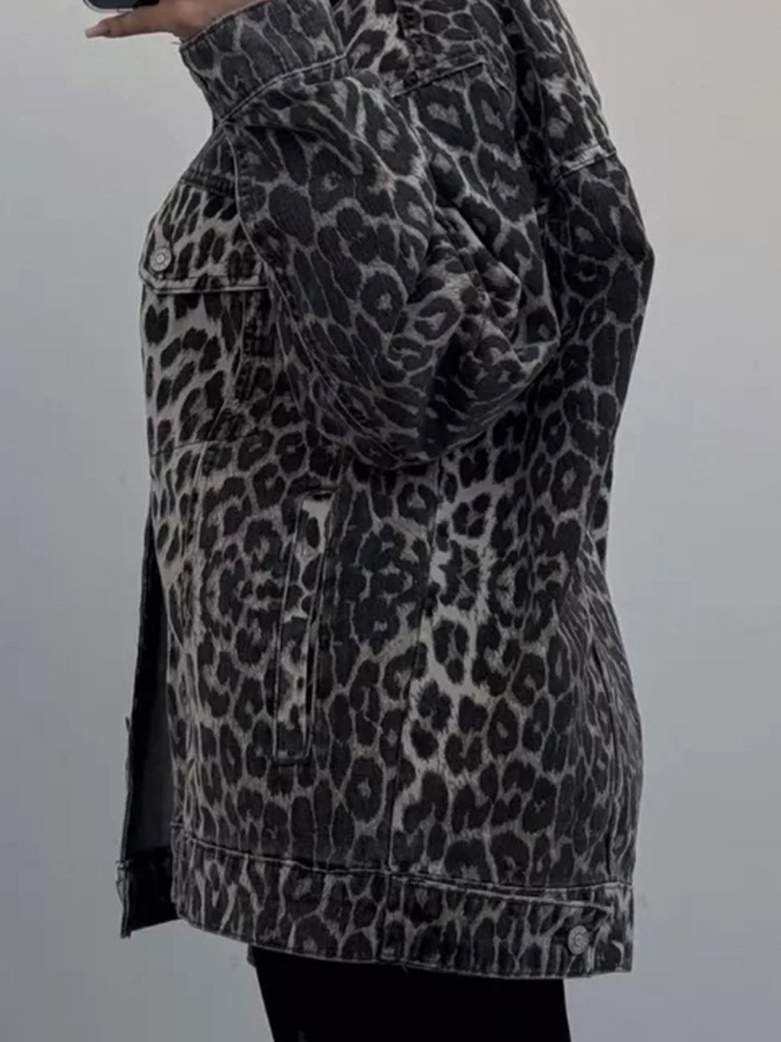 Koisoon Leopard Button Up Long Sleeve Denim Top