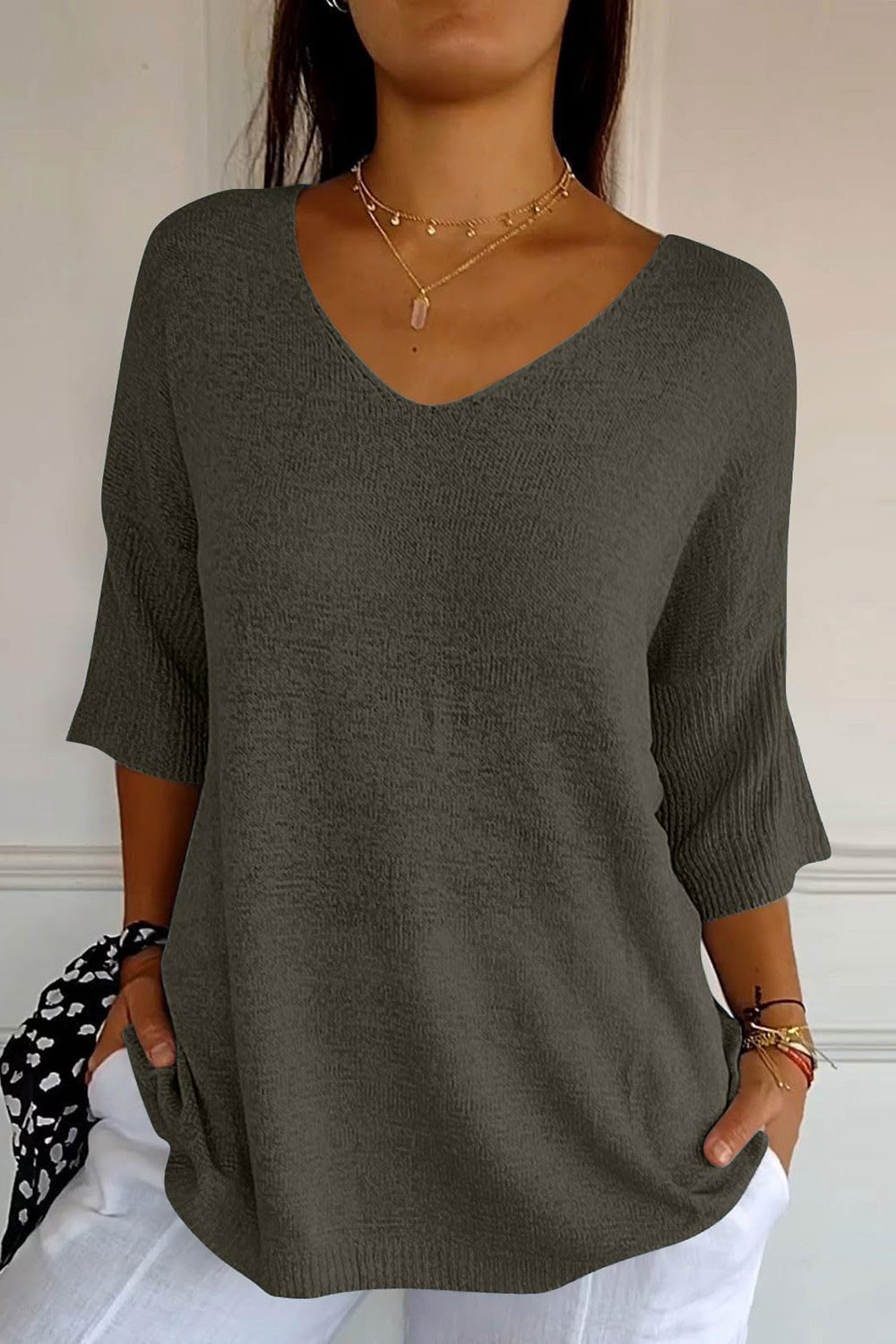 Koisoon V-Neck Three-Quarter Sleeve Knit Top