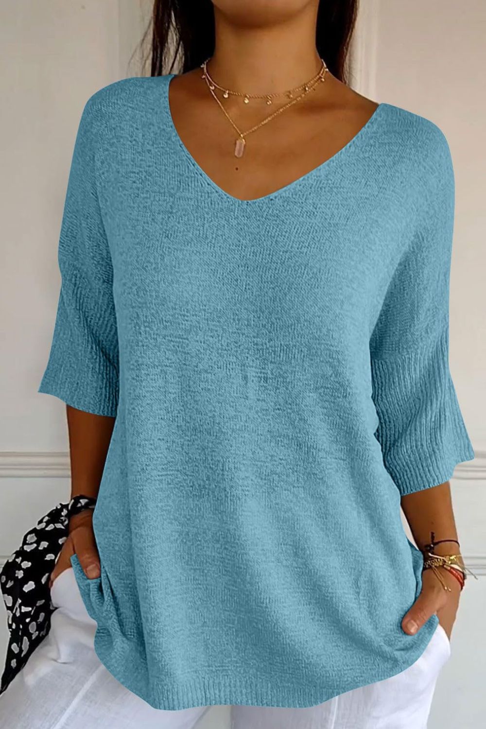 Koisoon V-Neck Three-Quarter Sleeve Knit Top