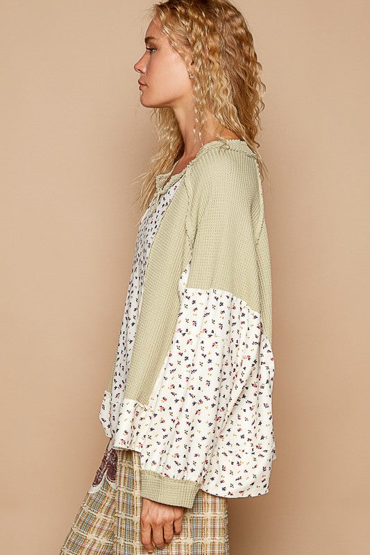 Koisoon Waffle Knit Floral Notched Long Sleeve Top