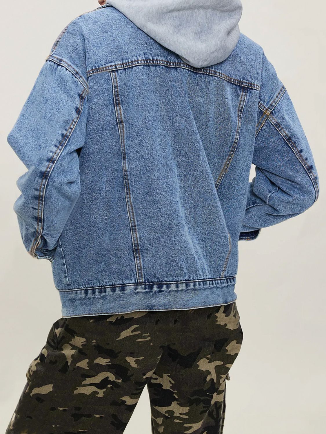 Koisoon Button Up Collared Neck Long Sleeve Denim Jacket