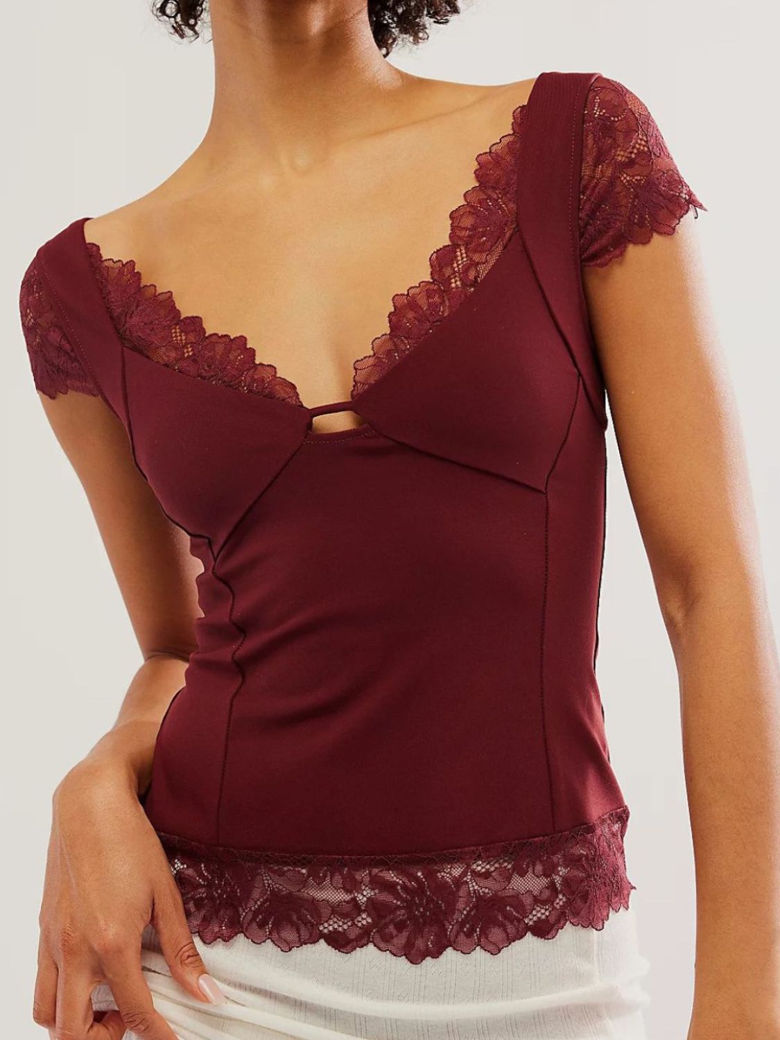 Koisoon Lace Detail V-Neck Cap Sleeve Top