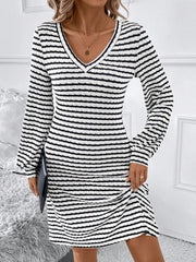 Koisoon Striped V-Neck Long Sleeve Dress